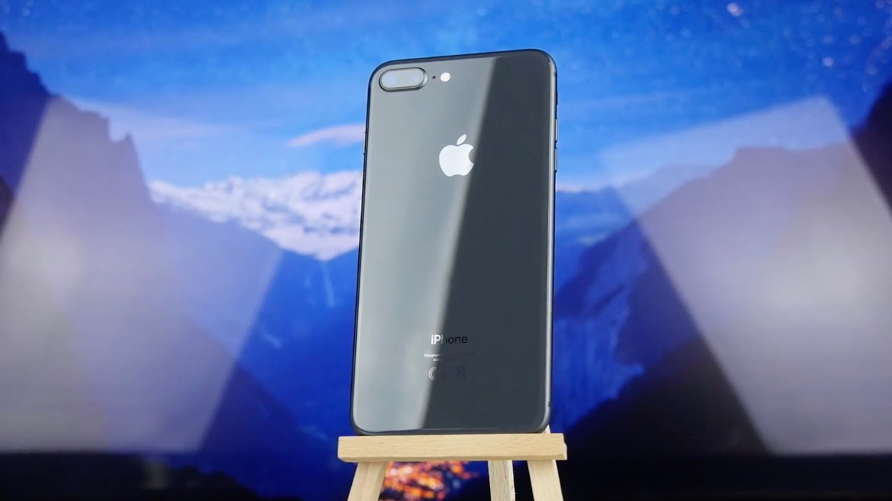 Apple iPhone 8 Plus 64Gb Silver (MQ8M2) video preview
