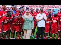 RAIS SAMIA NA WACHEZAJI WA SIMBA SC WAKIPATA PICHA YA PAMOJA KWENYE SIMBA DAY