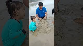 Download lagu main pasir di pantai lagenda PAHANG mp3