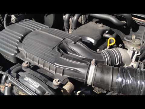 Toyota Hilux 3.0 non turbo diesel 5L engine start up + rev sound