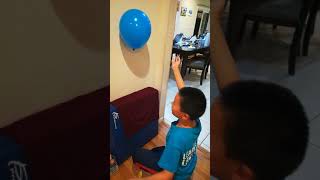 Balloon stick to the wall with static electricity