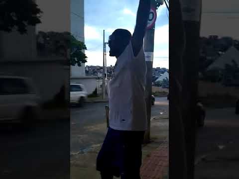 o Mc Colibri ele é da antiga e começou cantar na Furacão 2000 a ele