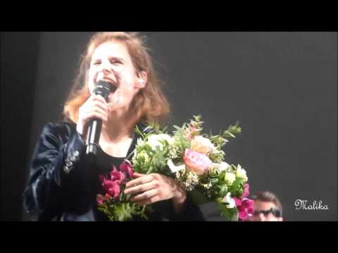 Christine And The Queens & son humour - Nantes (30.09.2015)