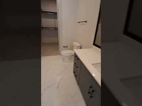 Willowcreek Bedroom, Bathroom, Closet