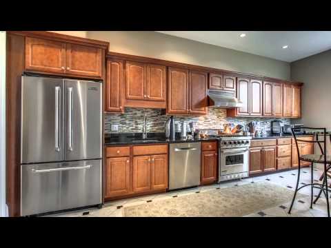 328 Essex St, Salem MA - Betsy Merry - Tel 508-641-6241