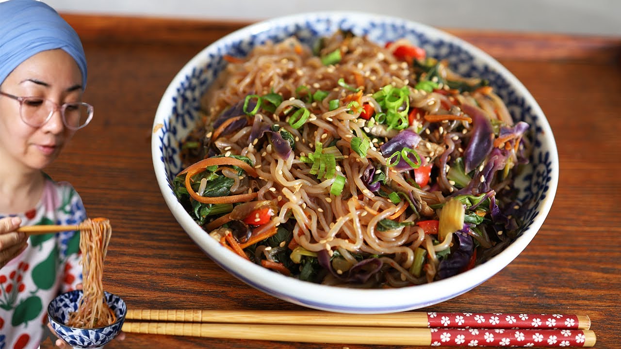SHIRATAKI "MIRACLE" NOODLES stir fry vegan recipe #SHORTS