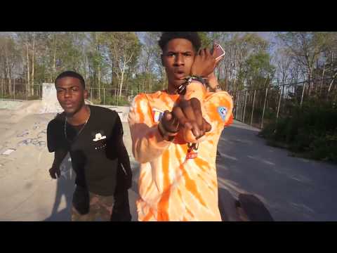 DJ Dnellz ft IzzyMcfly - Don't Want War (official music video)