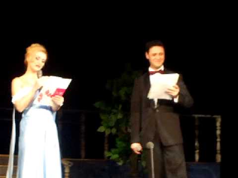 20  Trofeul Ion Dacian pentru tineri interpreţi, duminică 22 noiembrie, ora 21 27  Fermecătorii prezentatori   Mediana Vlad şi Cătălin Petrescu puşi pe şotii