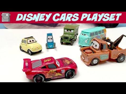 DISNEY PIXAR CARS Disney Store Figurine Playset Lightning McQueen Mater Video