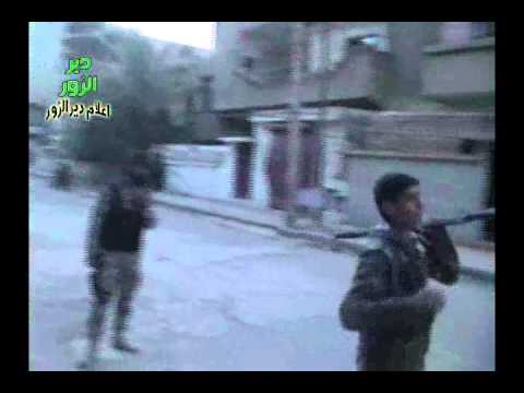 فرحة عناصر الجيش الحر في دير الزور بعد السيطرة على مبنى الهجانة