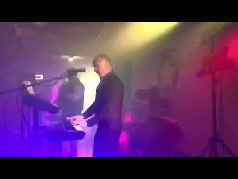 Radio gaga cover - The Diversions