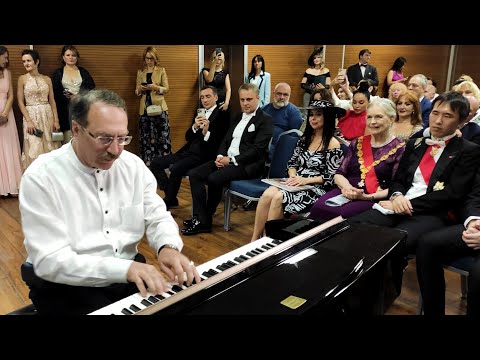 Maestro Daniel Kramer - Performance at the Royal gala dinner