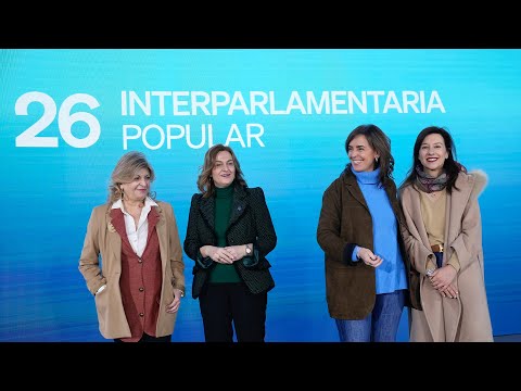 Carmen Fúnez atiende a los medios de comunicación en Ourense