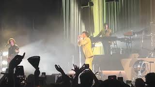 Arctic Monkeys - Potion Approaching live in Istanbul (first time since 2011)