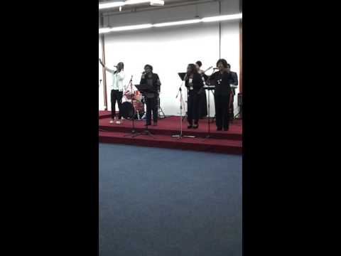 Oza Mosantu (Tu es Saint), Louange Persévérante