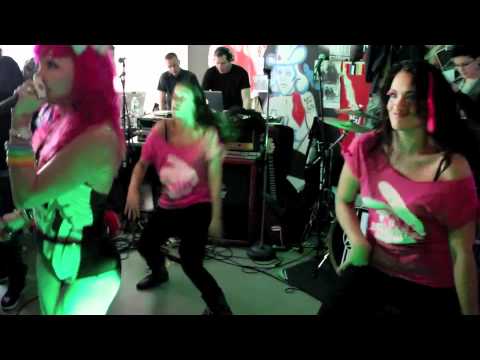 Roxy Cottontail  My Bad live