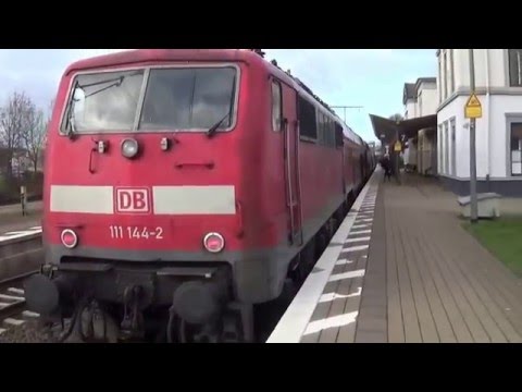 111 144-2 als Linie RE 60 Ems-Leine-Express als  RE 26286 bei der Einfahrt Wunstorf
