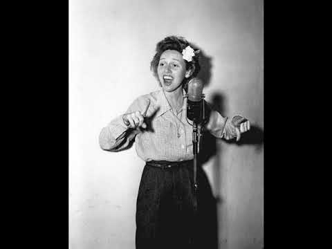 Watch The Birdie (1941) - Anita O'Day