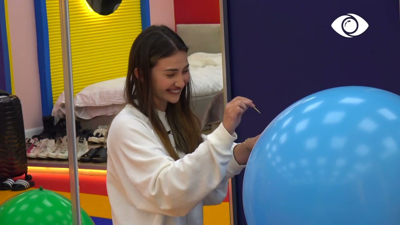 Sfida e Tullumbaceve/ Kiara shpërthen tullumbacen e Jorit