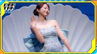 森香澄、“人魚”コーデで美背中披露　“ミューズポーズ”連発で赤面？　「PEACH JOHN」イベント
