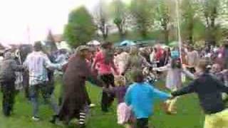 preview picture of video 'Wheatley, Oxfordshire 2008 - general dancing'