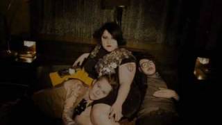 Gossip - Standing in the way of control HQ + Lyrics