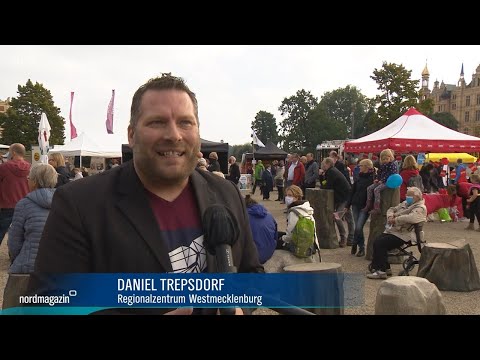 NDR Nordmagazin [Auszug] Landeshauptstadt Schwerin "(Ideen)Markt der Demokratie - 30 Jahre M.-V."