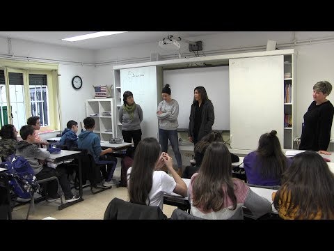 Itxaso y Kiana visitan The English School 08/03/2019