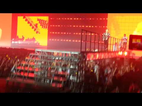 Good Boy- GDxTaeyang Live in Manila
