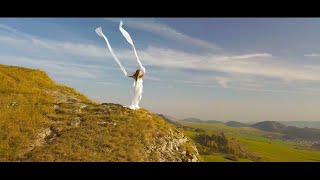 Video Anna Re - Hlas (Voice) - (Official Music Video)