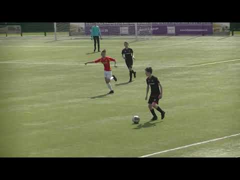 UVV JO15-2 - Sporting 70 JO15-1 1ste helft deel 1 (2-1)