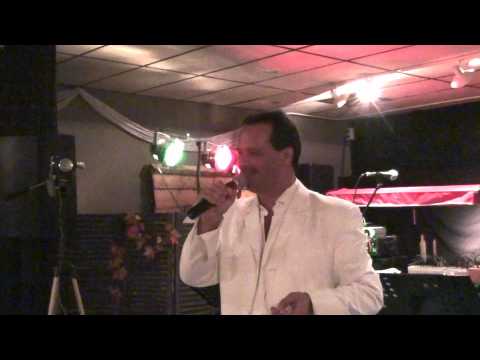 Danny Everett - dansavond "Dapur Trix", 20 aug2011 - "Vaya Con Dios"  (met dansende bezoekers)