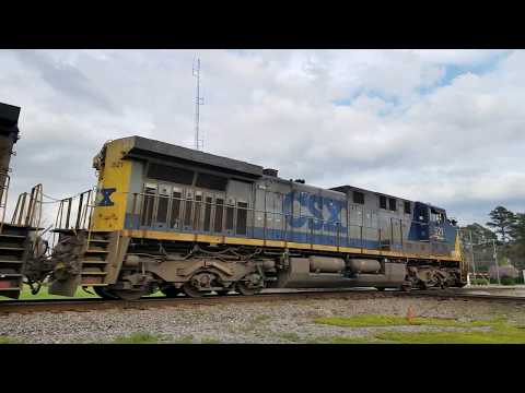 [521] w K5LAR24 horn/runs back on F709-18 the opposite direction heads East bound on the other side