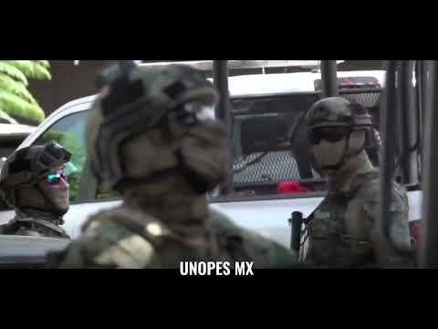 la pechera lleva puesta con las siglas de semar