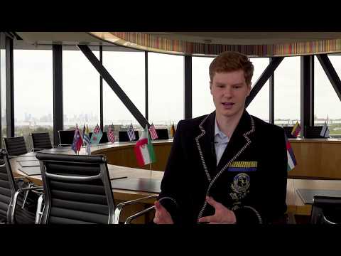 私のキャリーストーリー - マット、12年目 (My Carey Story – Matt, Year 12)