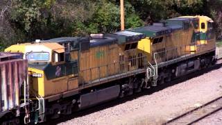 preview picture of video 'CNW 8701 and 8646 at West Chicago, Illinois'