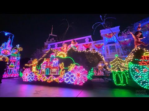 FINAL PERFORMANCE Main Street Electrical Parade 2022 at Disneyland - Last Show of the Season