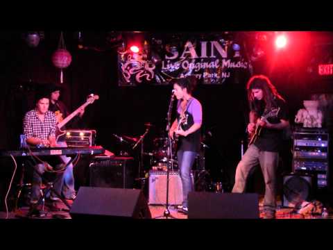 Sonni Shine & The Underwater Sounds at The Saint (10-25-11) : Everything Holy