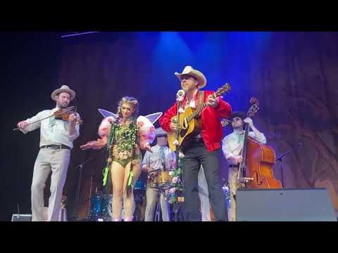 Sierra Ferrell, with Timbo - The Last Thing On My Mind, live at the Ryman, 20 March 2024