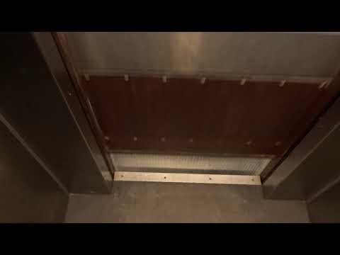 Very Nice Old 1959 Titan (upgr. early 2000s) Traction Elevator @ Østergade 3-5, Copenhagen, Denmark