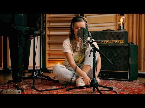 DIE MAYERIN - Weus'd a Herz hast wia a Bergwerk (Offizielles Video)