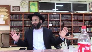 התוועדות כ''ד טבת תשפ''ה - כולל אברכים לוד (הרב אלחנן משה נחמנסון) - התמונה מוצגת ישירות מתוך אתר האינטרנט יוטיוב. זכויות היוצרים בתמונה שייכות ליוצרה. קישור קרדיט למקור התוכן נמצא בתוך דף הסרטון