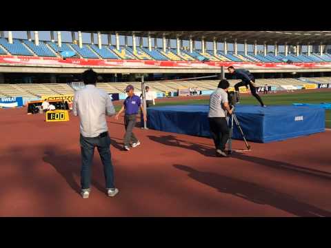 Bondarenko, Tokyo 2015 Golden Spike, jump over man, funny ha ha