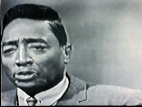 Robert Anderson singing "Just A Closer Walk With Thee"