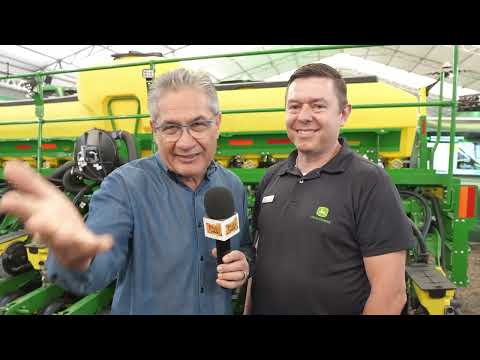 At John Deere, innovation is a daily occurrence. Discover the new series of planters | Fala Carlã...