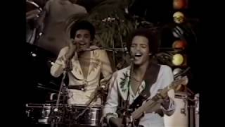 Brothers Johnson  &quot;Strawberry Letter 23&quot; (Live 1977)