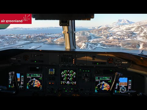 Landing in Nuuk, Greenland - Air Greenland Dash 8-200 | COCKPIT VIEW