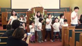 20012년 4월 8일 부활절 유년부 퍼포먼스. 너무 귀여워요.