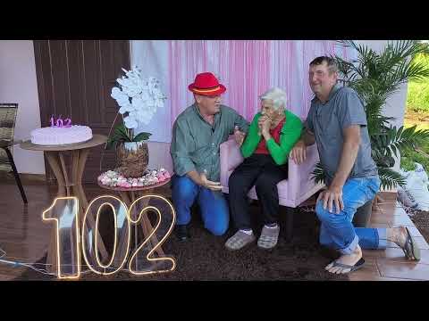 Mulher de Nova Santa Rosa pode ser a mais idosa da região oeste do PR. Família comemorando