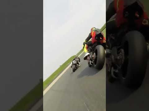 R1 rn32 vs Panigale Breaking #racetrack #oschersleben #r1  #yamahar1 #motogp #superbike #akrapovic